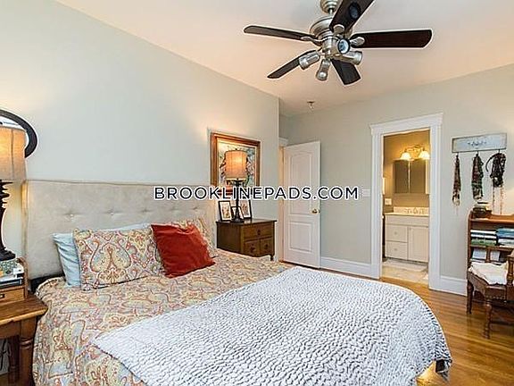 5th image of 79 Gibbs St #U3