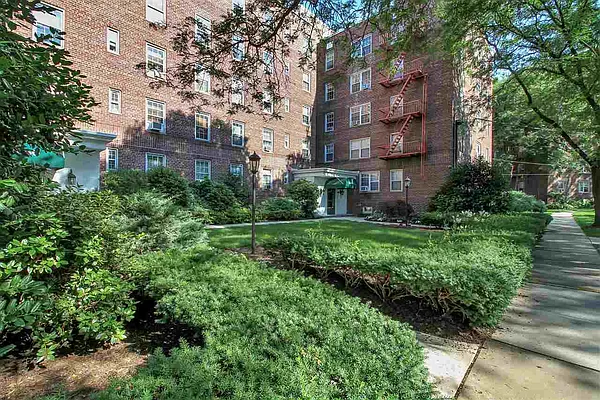 Sold by Prominent Properties Sotheby's International Realty | media 2