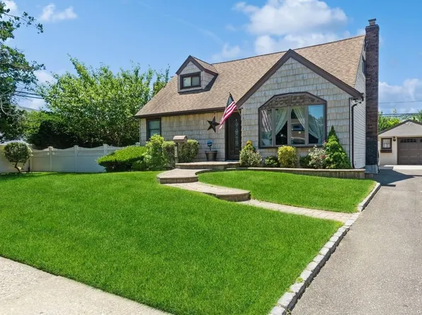 1288 Daffodil Lane, Wantagh, NY 11793
