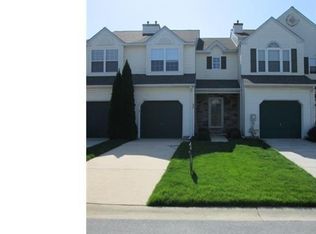 982 Glackens Ln, Wilmington, DE 19808