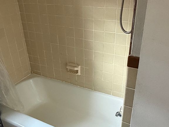 5th image of 53 Parke St APT 3