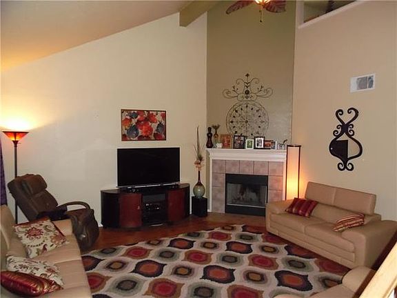 4th image of 9087 Riverfalls Dr