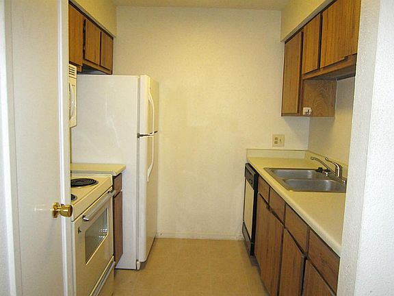 3rd image of 1516 Bay Area Blvd APT P23