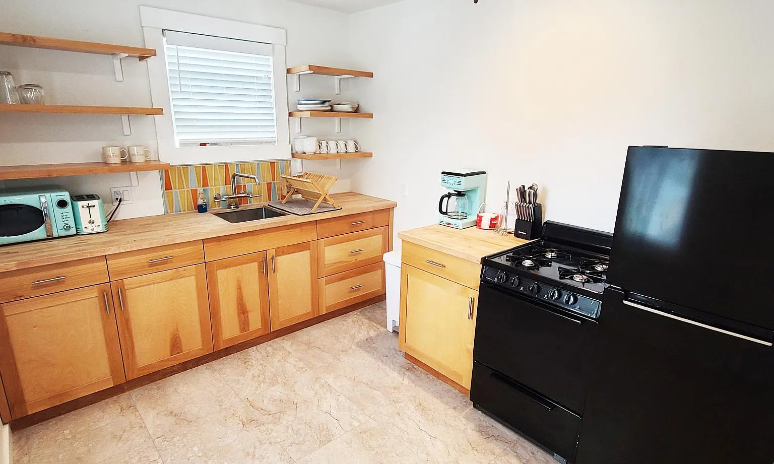 1 bed, 725 sqft, $2,350 — Photo 3