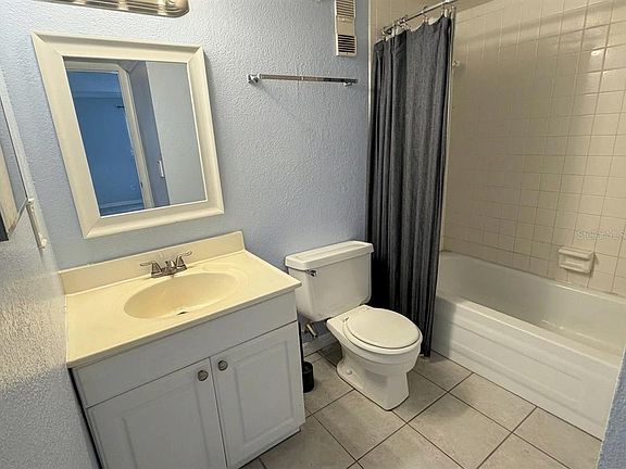4th image of 954 Lake Destiny Rd Unit G
