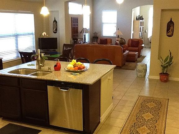 3rd image of 709 Golden Nugget Dr