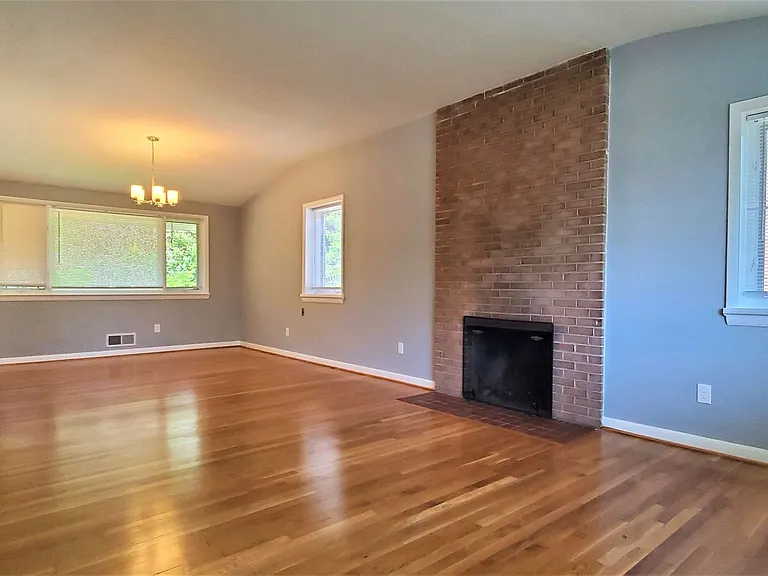 5611 Alta Vista Rd — Photo 8
