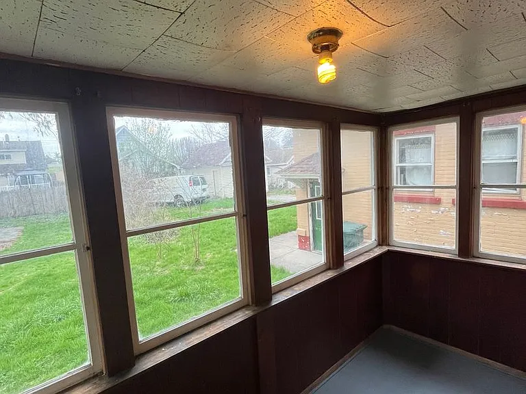 19 Garland Ave — Photo 15