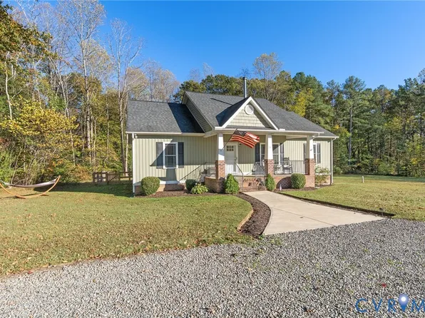 20 Woodson Mill Dr, Bumpass, VA 23024