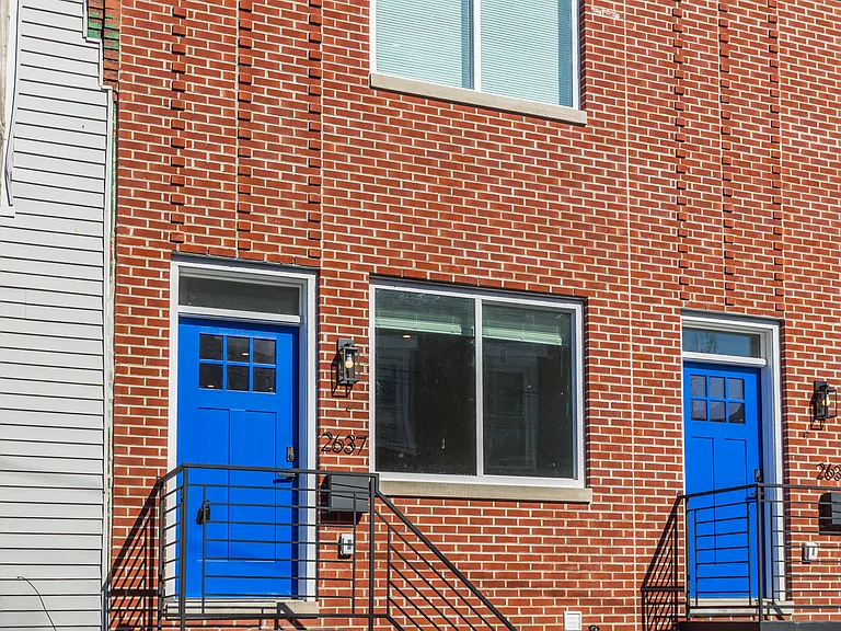 2637 W Sterner St — Photo 24