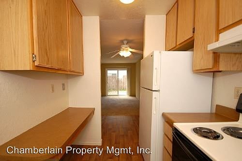 5th image of 239 Tamarack Ave APT D