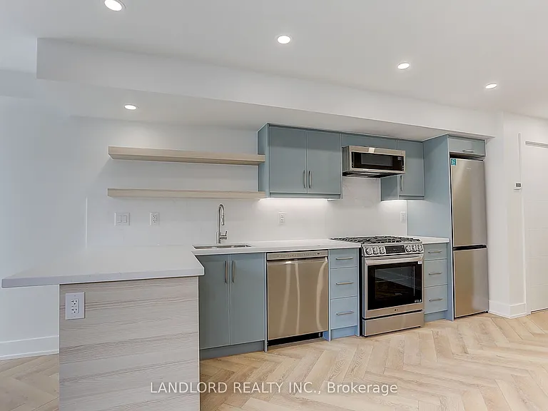 71 Livingstone Ave #LOWER — Photo 16