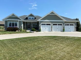 933 Crystal Ridge Rd, Brookings, SD 57006