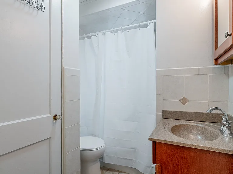 1910 Monrovia Dr — Photo 9