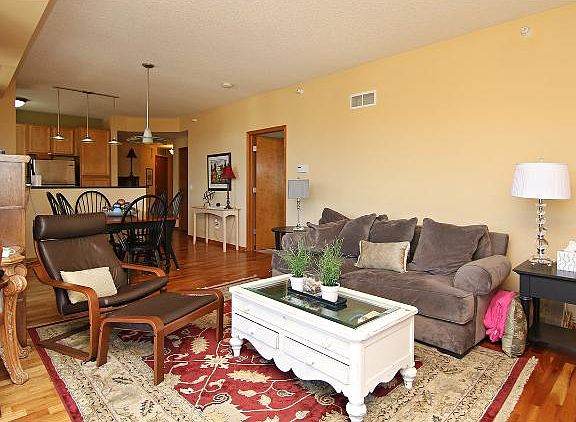 3rd image of 2565 Franklin Ave APT 405
