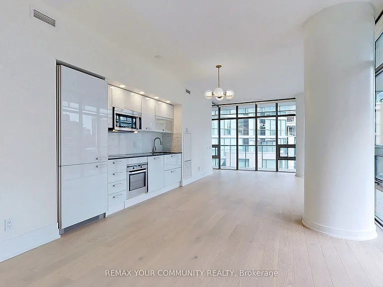 33 Charles St E #603 — Photo 2