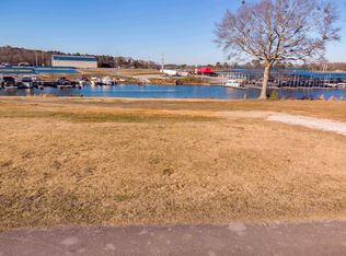 5 Ridgecrest Dr, Florence, AL 35634