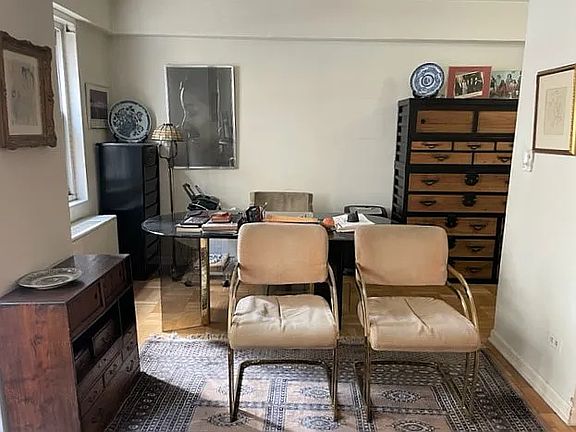 2nd image of 100 W 57th St APT 3I