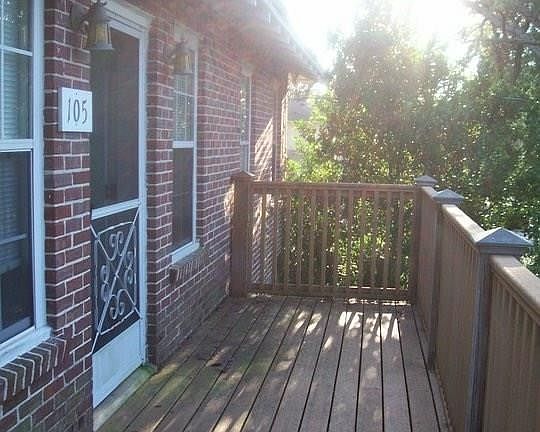 3rd image of 105 W Moreno St