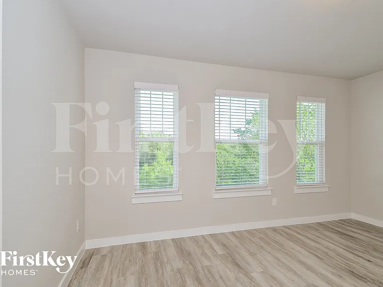 342 Niki Dr — Photo 7