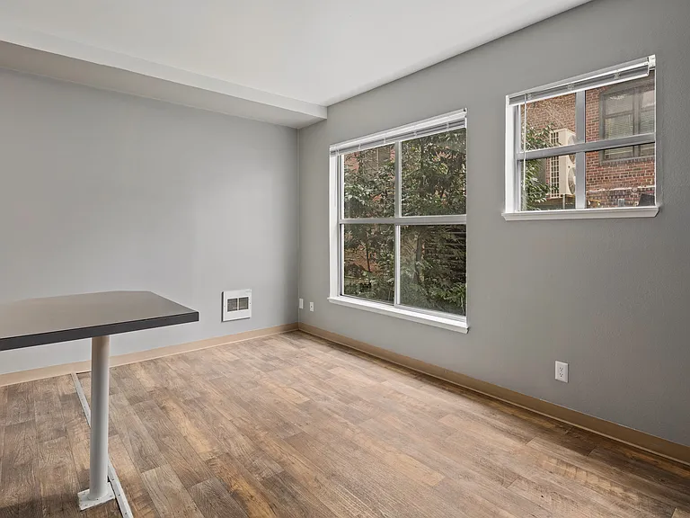 Ellis Court Apartments — Photo 36