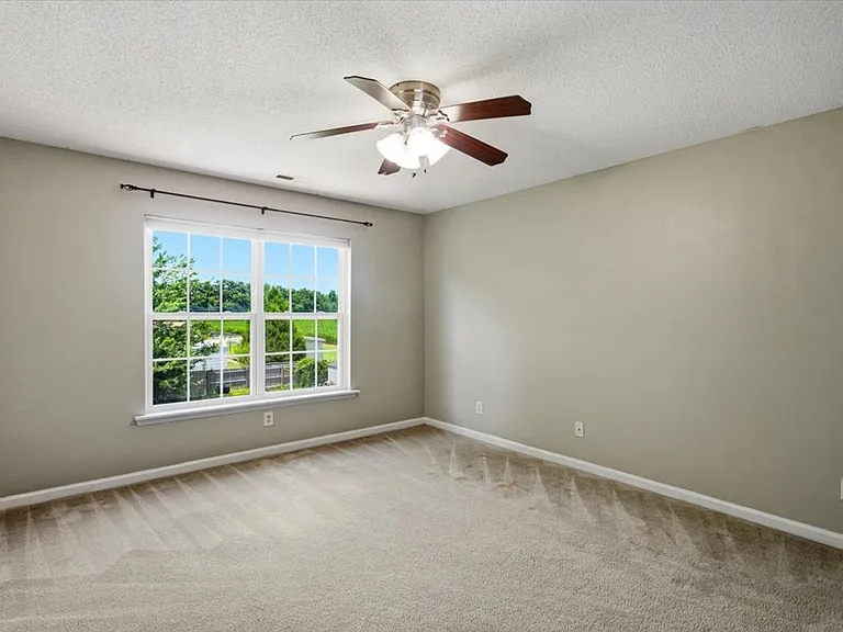 103 Briar Hollow Dr — Photo 24