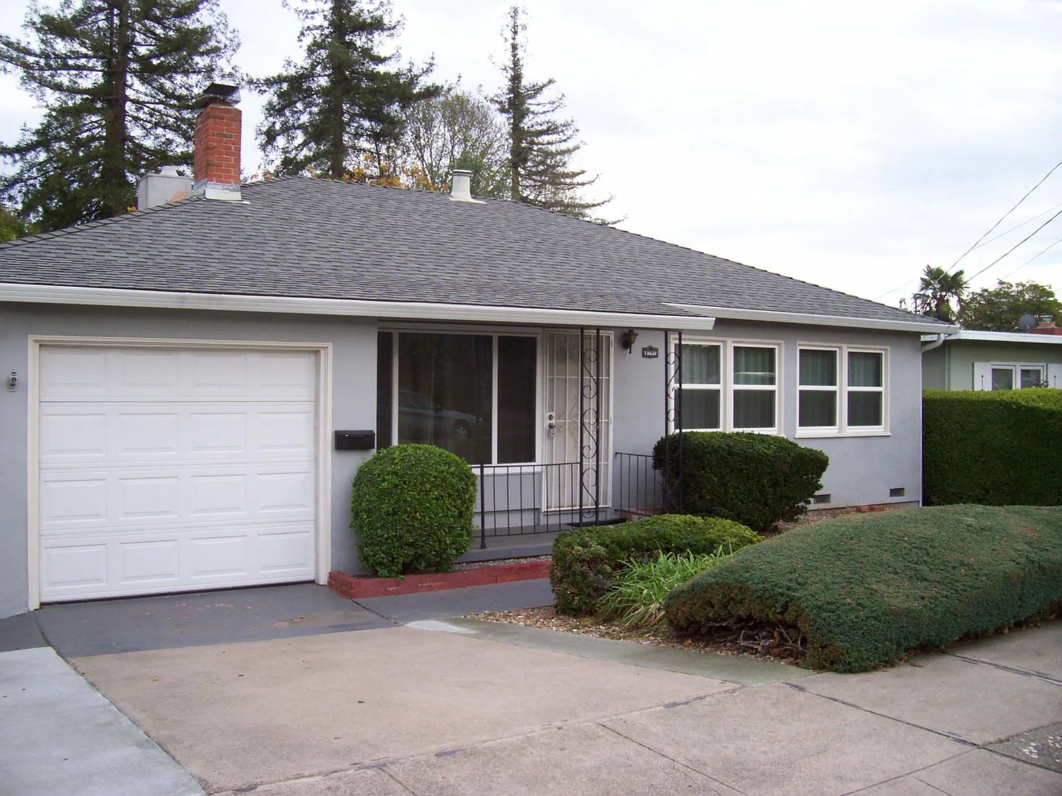 19032 Mayberry Dr photo 1