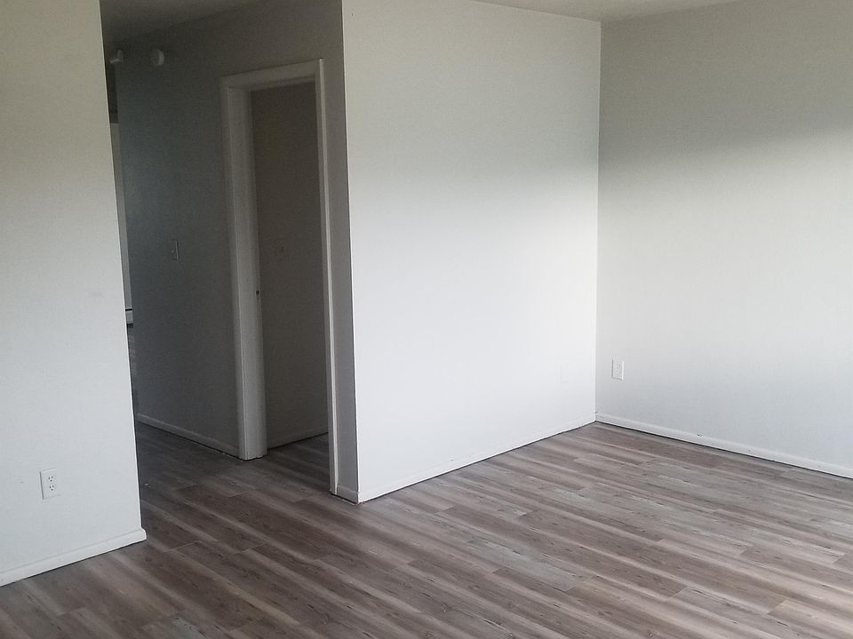 1st image of 1103 19th St S APT 4