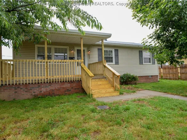 203 Carson St, Saint Albans, WV 25177