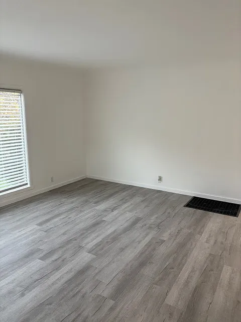 2 bed, 1000 sqft, $1,850 — Photo 3