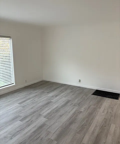 1855 W Willow St — Photo 3