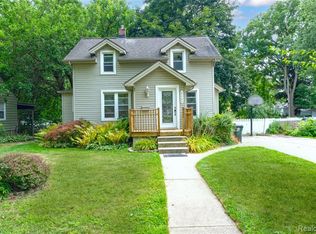 112 Glanworth St, Lake Orion, MI 48362