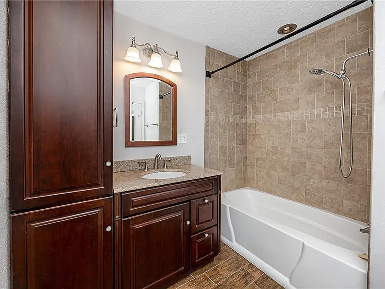 2260 Harn Blvd — Photo 23