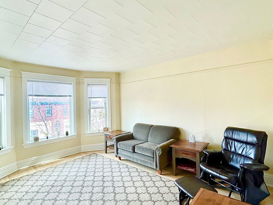 1st image of 2811 W 3rd St #2