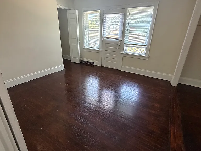 5908 32nd Ave #2 — Photo 3