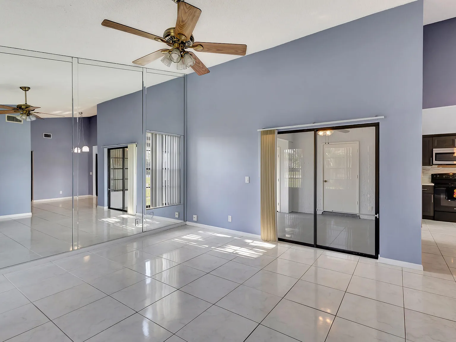 3 bed, 2.0 bath, 1468 sqft, $2,800 — Photo 3