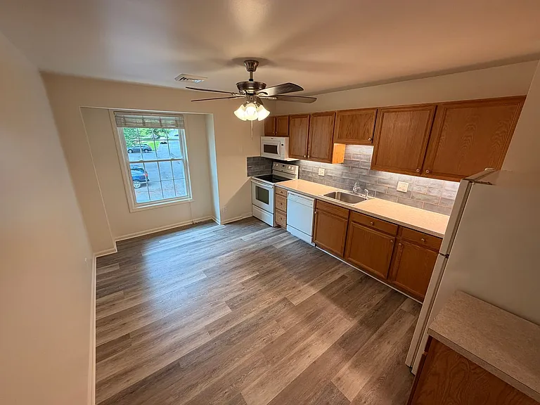 83 Valley Rd #C — Photo 6