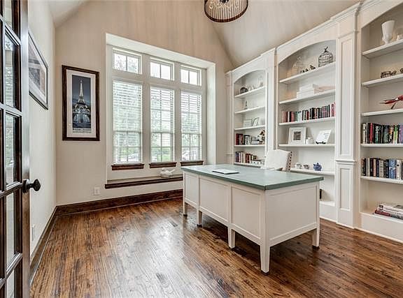 5th image of 707 Brookstone Dr