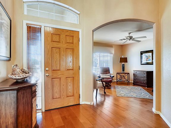 15554 W-003-008-Foyer-MLS_Size