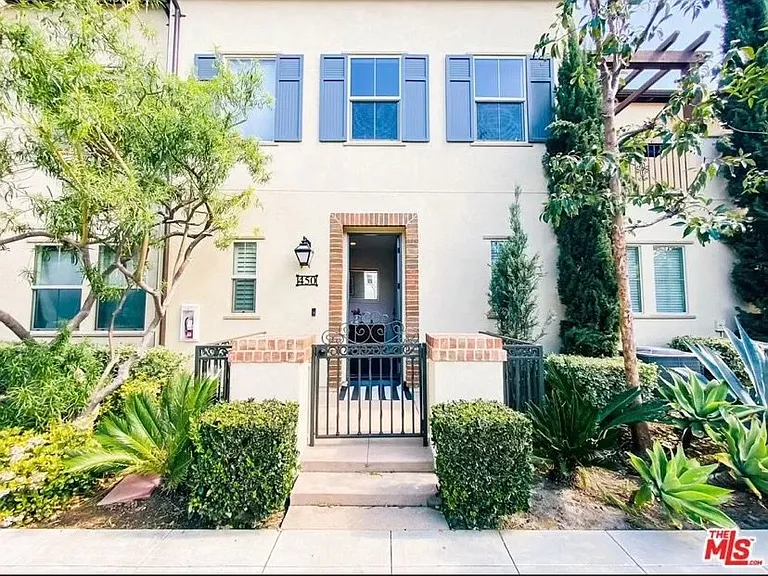 450 E Santa Ana St — Photo 19