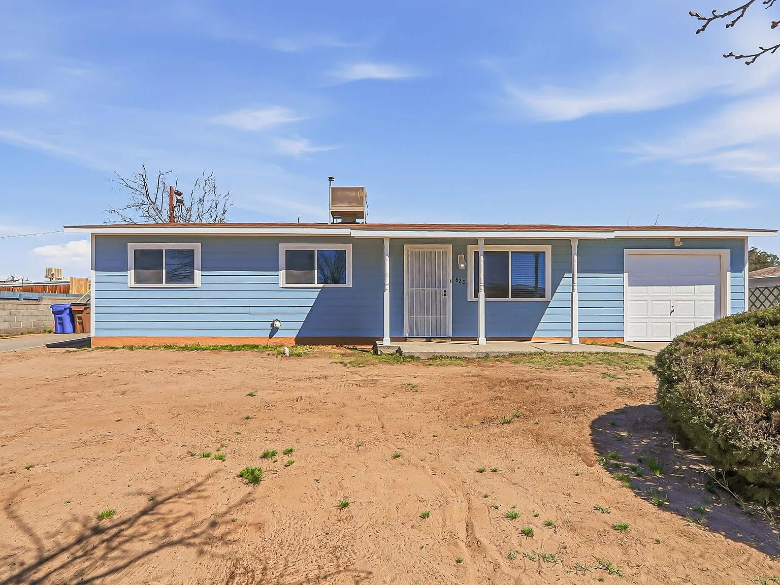 3 bed, $1,250 — Photo 1