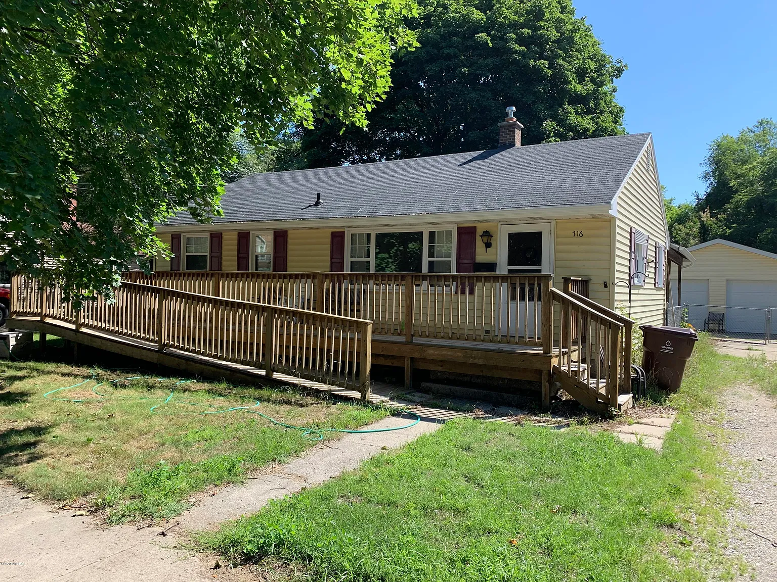 716 Alderman St photo 1