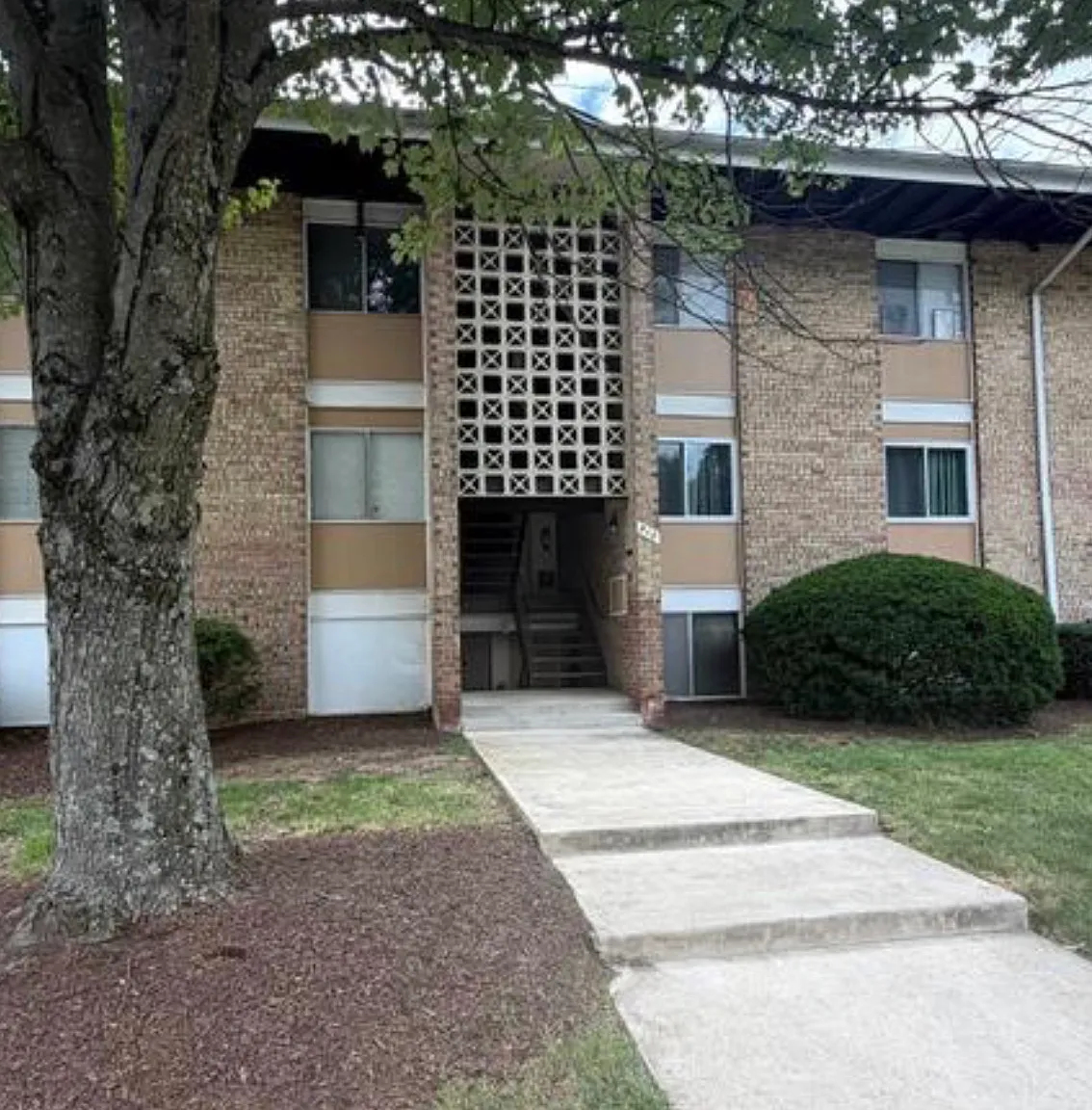 2 bed, 894 sqft, $1,850 — Photo 1