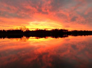 W377S3487 Lake Dr, Dousman, WI 53118