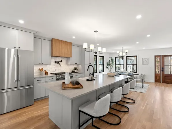 31 Fairfax St, Somerville, MA 02144