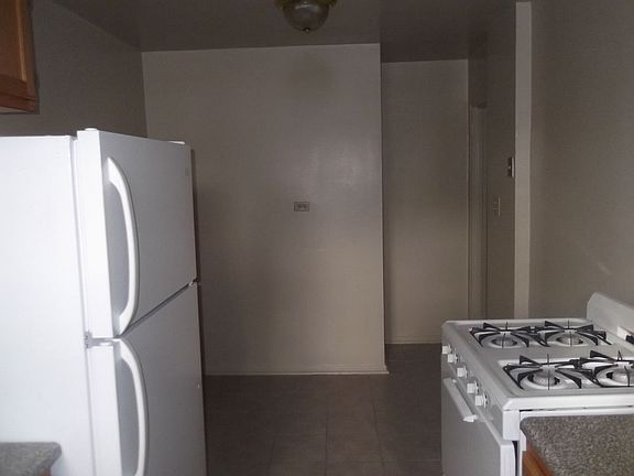 4th image of 1014 Bay 31st St #2