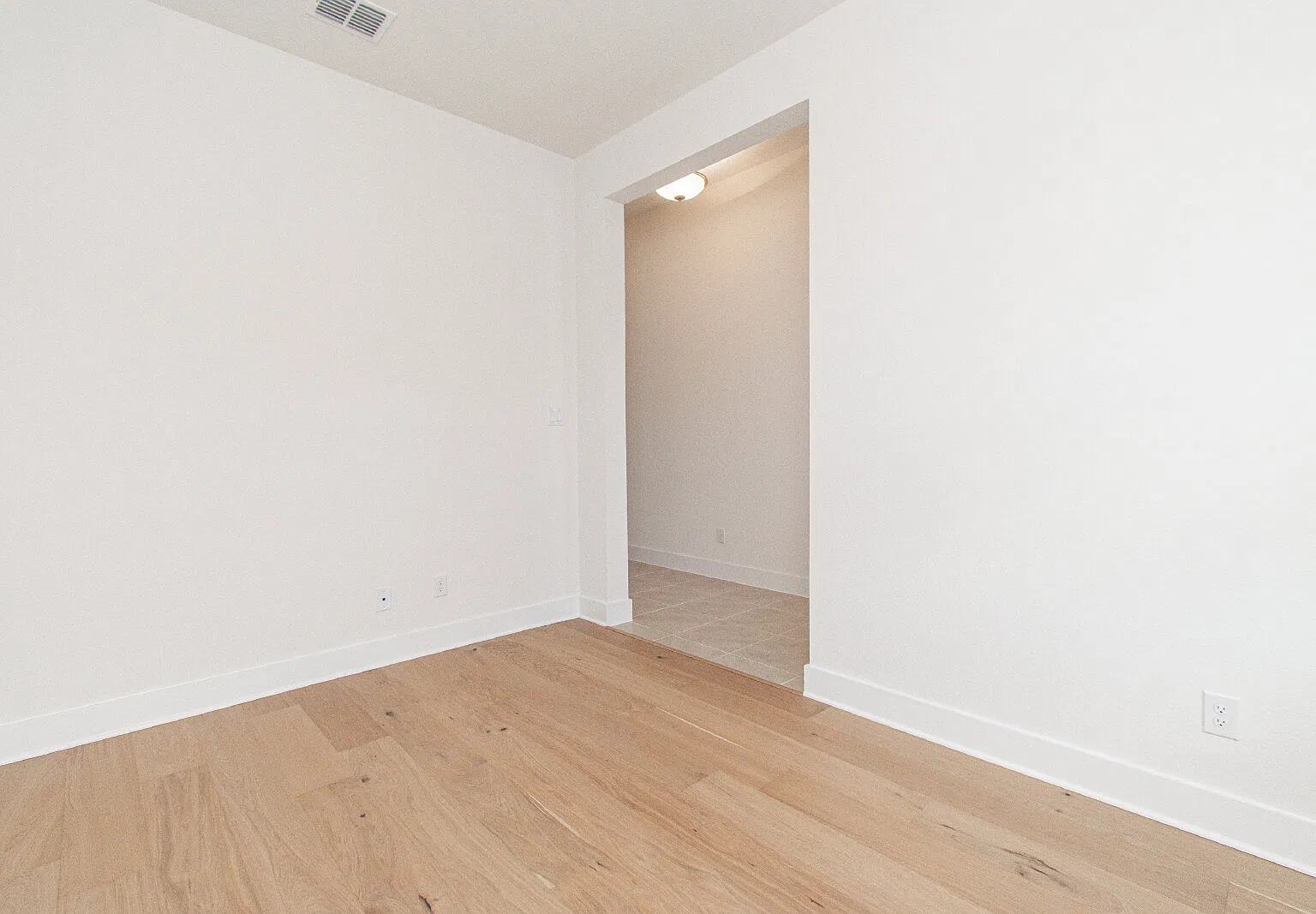 3 bed, 2.5 bath, 1933 sqft, $2,650 — Photo 4
