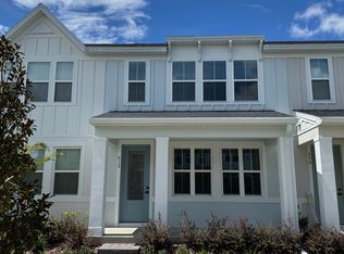 672 Four Leaf Ave, Debary, FL 32713