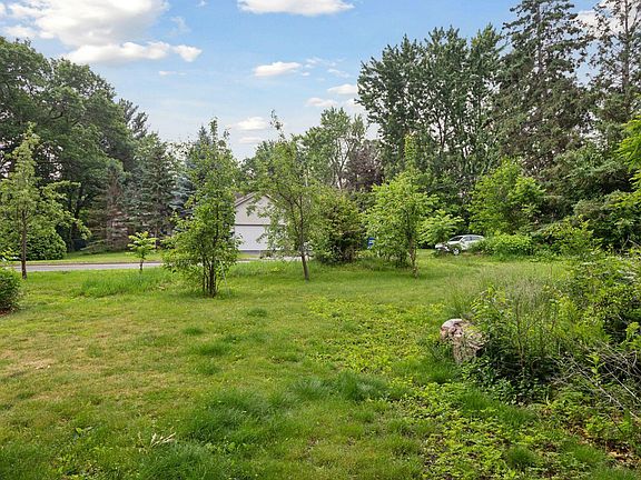 4th image of 2705 Hillview Rd