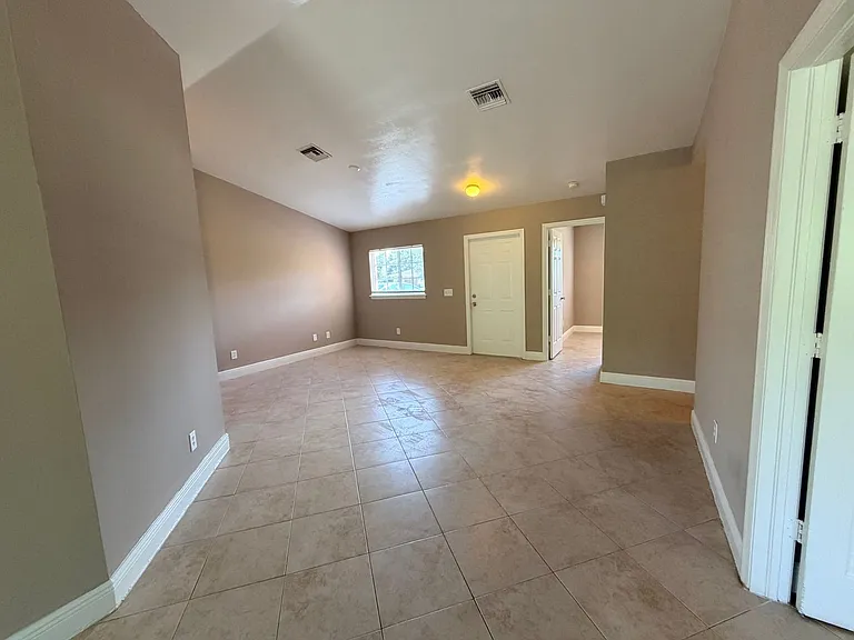 714 Jack Ave S — Photo 5